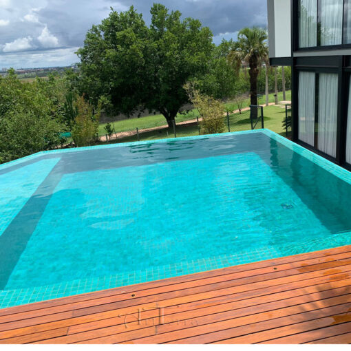 Piscina com pastilha Atlas Loule