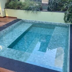 Piscina com Pastilha Verde Arraial